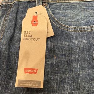 Men’s Levi Slim Bootcut 527